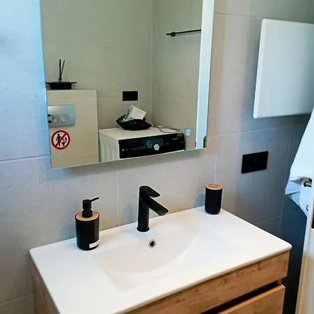 Hotel de apartamente Leah Gerakini