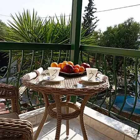 Leah Hotel de apartamente Gerakini