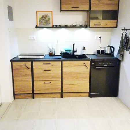 Hotel apartamentowy Leah