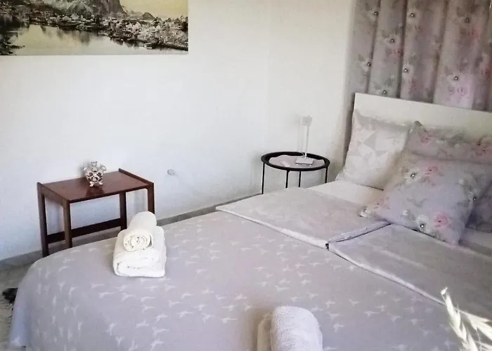 Ξενοδοχείο με διαμερίσματα Leah