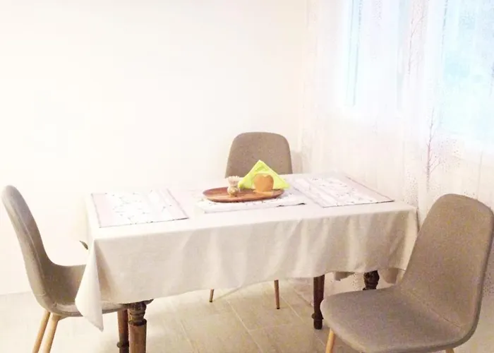 Leah Ξενοδοχείο με διαμερίσματα *